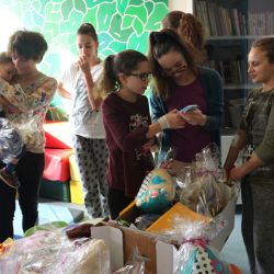 image-e44bed89e8d73b9223a1a4aa1c444893e5d0ada532d12bedba51645e207d1364-V